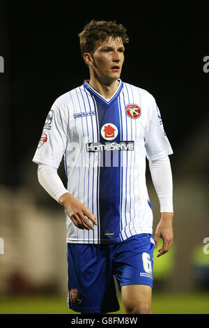 Paul Downing de Walsall pendant le match de la Sky Bet League One au terrain du comté, Swindon. Banque D'Images