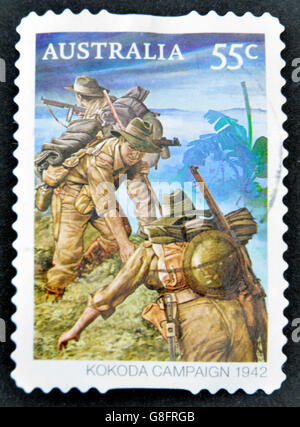 L'AUSTRALIE - circa 2010 : timbres en Australie montre les troupes australiennes sur le Kokoda Track, vers 2010. Banque D'Images