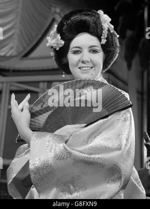 "Issue dans Piccadilly' Photocall - Cilla Black - Le Prince of Wales Theatre, Londres Banque D'Images