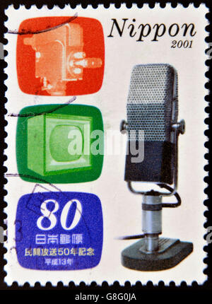 Japon - circa 2001 : timbre imprimé au Japon dedicasted aux télécommunications, vers 2001 Banque D'Images