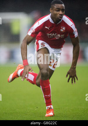 Swindon Town v Scunthorpe United - Sky Bet League One - County Ground. Jonathan Obika, ville de Swindon Banque D'Images