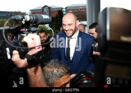 Tyson Fury arrive pour un rendez-vous au stade Macron, à Bolton. Banque D'Images