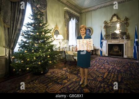 Nicola Sturgeon's Christmas card Banque D'Images