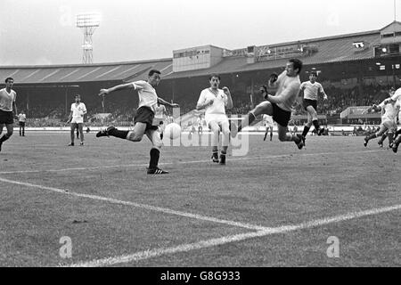 Football - Coupe du Monde Angleterre 1966 - Groupe 1 - France v Uruguay - Ville Blanche Banque D'Images