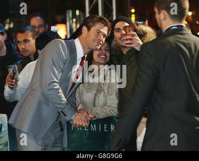 Chris Hemsworth arrivant pour la première européenne de dans le coeur de la mer à l'Empire, Leicester Square à Londres. Banque D'Images