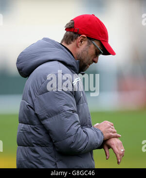 FC Sion / Liverpool - UEFA Europa League - Groupe B - Liverpool Training session - Melwood Training Ground.Jurgen Klopp, responsable de Liverpool, lors de la séance de formation au terrain d'entraînement de Melwood, à Liverpool. Banque D'Images