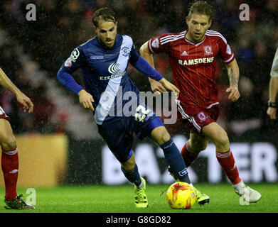 Middlesbrough / Birmingham City - Sky Bet Championship - Riverside Stadium.Andrew Shinnie de Birmingham City et Adam Clayton de Middlesbrough en action Banque D'Images