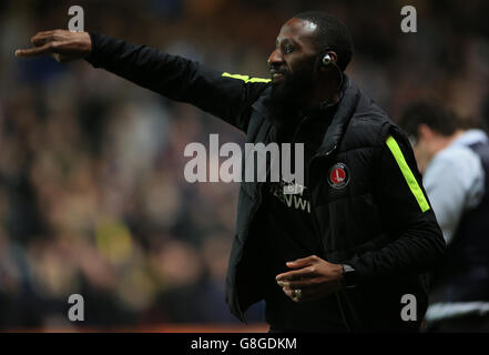 Charlton Athletic / Leeds United - Sky Bet Championship - The Valley. Jason Euell, entraîneur athlétique de Charlton, sur le réseau tactile Banque D'Images