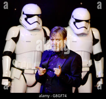 Mark Hamill assiste à la première européenne de Star Wars: The Force réveille à Leicester Square, Londres. APPUYEZ SUR ASSOCIATION photo. Voir l'histoire de PA SHOWBIZ StarWars. Date de la photo: Mercredi 16 décembre 2015. Le crédit photo devrait se lire : Anthony Devlin/PA Wire Banque D'Images