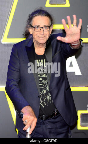 Peter Mayhew assister à la première européenne Star Wars: The Force réveille à Leicester Square, Londres. APPUYEZ SUR ASSOCIATION photo. Voir l'histoire de PA SHOWBIZ StarWars. Date de la photo: Mercredi 16 décembre 2015. Le crédit photo devrait se lire : Anthony Devlin/PA Wire Banque D'Images