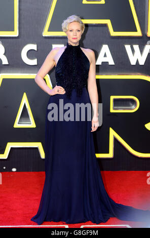 Gwendoline Christie assiste à la première européenne Star Wars: The Force réveille à Leicester Square, Londres. APPUYEZ SUR ASSOCIATION photo. Voir l'histoire de PA SHOWBIZ StarWars. Date de la photo: Mercredi 16 décembre 2015. Le crédit photo devrait se lire : Anthony Devlin/PA Wire Banque D'Images