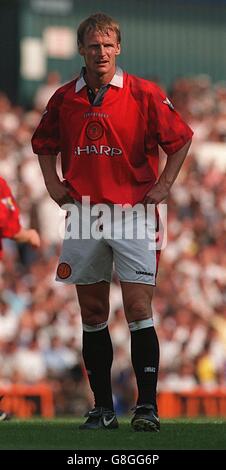 Football - FA Carling Premiership - Tottenham Hotspur v Manchester United. Teddy Sheringham, Manchester United Banque D'Images