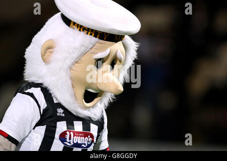 Grimsby Town / Shrewsbury Town - Emirates FA Cup - second Round - Blundell Park.Mariner puissant, mascotte de Grimsby Town Banque D'Images