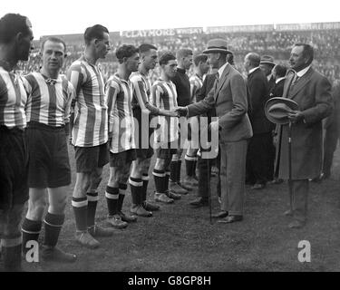 Le duc d'York - Greeting les Corinthiens - White Hart Lane, London Banque D'Images