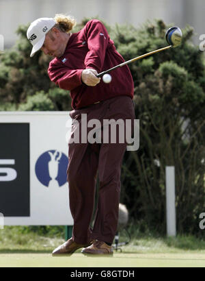 Golf - 134e Open Championship 2005 - St Andrews.Miguel Angel Jimenez, de l'Espagne, est au deuxième trou au cours du deuxième tour. Banque D'Images