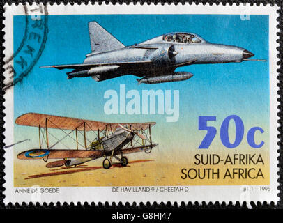 Afrique du Sud - circa 1995 : timbre imprimé en LSF célèbre 75 années de la South African Air Force, circa 1995 Banque D'Images