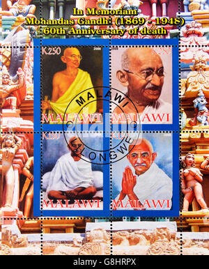 MALAWI - circa 2008 : timbre imprimé en Malawi commémorant le 60e anniversaire de la mort de Gandhi, serie, vers 2008 Banque D'Images