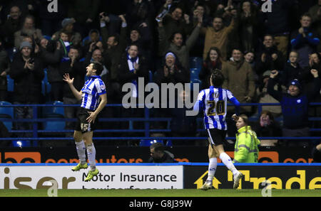 Sheffield Wednesday v Birmingham City - Sky Bet Championship - Hillsborough.Fernando Forestieri, de Sheffield Wednesday, (à gauche) célèbre le troisième but du match de son côté Banque D'Images