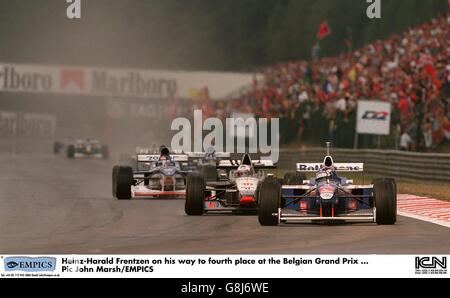 Heinz-Harald Frentzen sur son chemin à la quatrième place à la Grand Prix de Belgique Banque D'Images