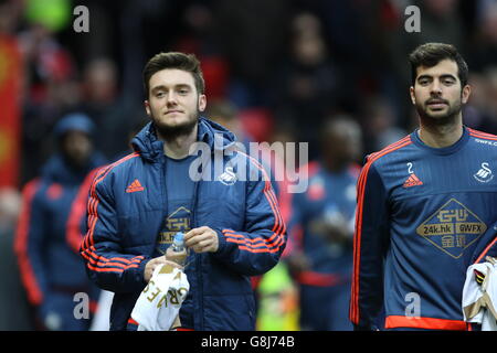 Manchester United / Swansea City - Barclays Premier League - Old Trafford. Matt Grimes et Jordi Amat de Swansea City (à droite) Banque D'Images