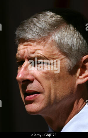 Football - FA Community Shield - Chelsea / Arsenal - Millennium Stadium. Arsene Wenger, gestionnaire d'Arsenal Banque D'Images