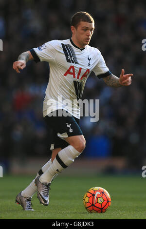 Le Trippier Kieran de Tottenham Hotspur pendant le match de la Barclays Premier League à White Hart Lane, Londres. APPUYEZ SUR ASSOCIATION photo. Date de la photo: Samedi 16 janvier 2016. Voir PA Story FOOTBALL Tottenham. Le crédit photo devrait se lire comme suit : Adam Davy/PA Wire. Banque D'Images