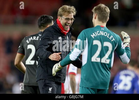 Sunderland / Liverpool - Barclays Premier League - Stade de lumière.Jurgen Klopp, directeur de Liverpool, fête avec Simon Mignolet, gardien de but de Liverpool Banque D'Images