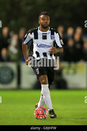 Maidenhead United v Port Vale - Emirates FA Cup - First Round - Replay - York Road. Ryan Peters, Maidenhead United. Banque D'Images