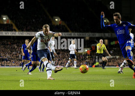 Harry Kane, de Tottenham Hotspur, a tiré sur le but lors du match de la Barclays Premier League à White Hart Lane, Londres. Banque D'Images