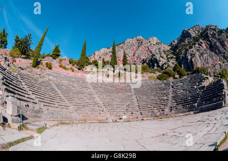 Théâtre Delphi avec 35 lignes peut accueillir 5000 spectateurs au site archéologique de Delphes, Grèce Banque D'Images