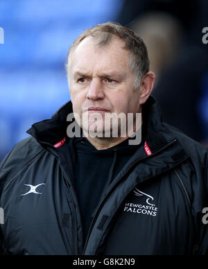 Newcastle Falcons Directeur de Rugby Dean Richards lors du match Aviva Premiership au Madejski Stadium, Reading. Banque D'Images