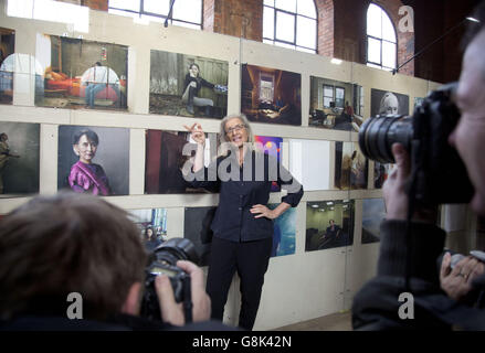 La photographe Annie Leibovitz à la vue de presse de Women: New Portraits par Annie Leibovitz, à la centrale hydraulique de Wapping à Londres. Banque D'Images