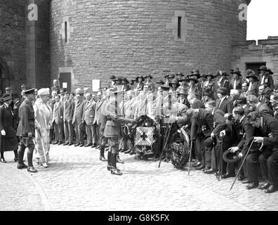 George V et la reine Mary - Scottish War Memorial, Édimbourg Banque D'Images