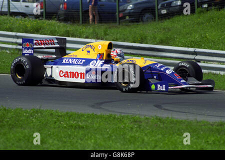 Nigel Mansell de Williams dans la voiture Renault Canon pendant le tours d'ouverture Banque D'Images