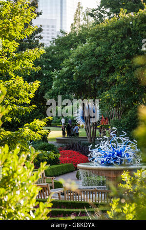 Atlanta, Géorgie, Atlanta la magnifique jardin botanique avec des sculptures en verre par Dale Chihuly. Banque D'Images