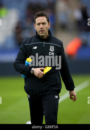 Leicester City v Stoke City - Barclays Premier League - King Power Stadium. Damien Roden, entraîneur de fitness de Stoke City Banque D'Images