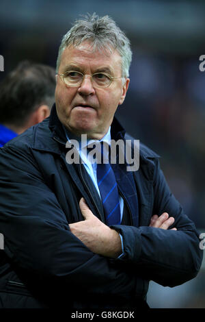 Guus Hiddink, directeur intérimaire de Chelsea, avant la coupe Emirates FA, quatrième manche du match au stade MK, Milton Keynes. APPUYEZ SUR ASSOCIATION photo. Date de la photo: Dimanche 31 janvier 2016. Voir PA Story FOOTBALL MK dons. Le crédit photo devrait se lire comme suit : Mike Egerton/PA Wire. Banque D'Images