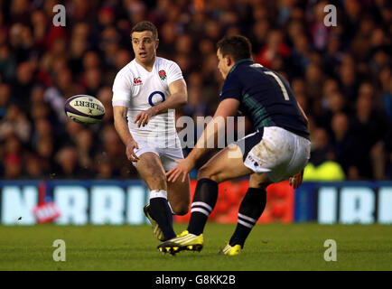 George Ford en action en Angleterre lors du match des six Nations du RBS 2016 au stade BT Murrayfield, à Édimbourg. Banque D'Images