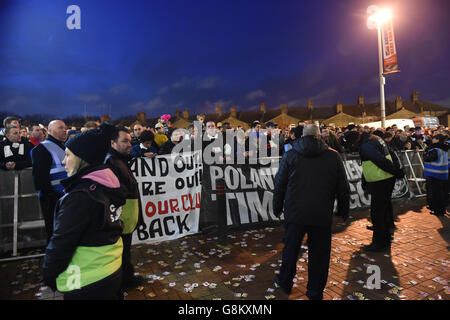 Charlton Athletic / Blackburn Rovers - Sky Bet Championship - The Valley.Les fans de Charlton Athletic protestent contre les propriétaires après le match Banque D'Images