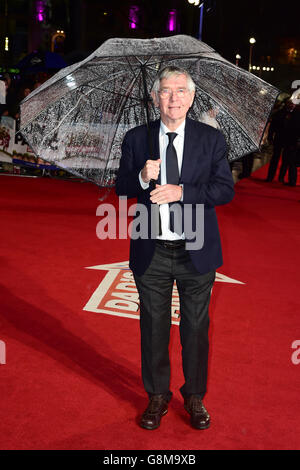 Tom Courtenay assistant à la première mondiale de l'Armée de Dad à l'Odeon Leicester Square, Londres. APPUYEZ SUR ASSOCIATION photo. Date de la photo: Mardi 26 janvier 2016. Le crédit photo devrait se lire comme suit : Ian West/PA Wire. Banque D'Images