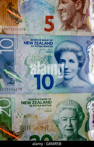 La nouvelle deuxième génération de polymère plastique New Zealand $5 $10 $20 billets de banque Banque D'Images