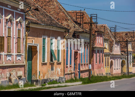 Maisons colorées de la ville de Biertan, Roumanie Banque D'Images
