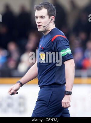 Alloa Athletic v Rangers - Ladbrokes Scottish Championship -Indodrill Stadium.Arbitre Don Robertson lors du match de championnat écossais Ladbrokes au stade Indodrill, à Alloa. Banque D'Images