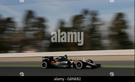 Forcer Nico Hulkenberg en Inde pendant la troisième journée d'essais avant la saison 2016 de Formule 1 au circuit de Catalunya, Barcelone. Banque D'Images