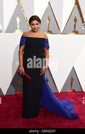 Mindy Kaling arrive au 88e Academy Awards qui se tient au Dolby Theatre à Hollywood, Los Angeles, CA, Etats-Unis, le 28 février 2016. Banque D'Images