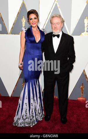 Ridley Scott et Giannina Facio arrivent aux 88e Academy Awards qui se tiennent au Dolby Theatre à Hollywood, Los Angeles, CA, Etats-Unis, le 28 février,2016. Banque D'Images