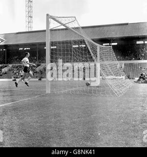 Football - Coupe du Monde Angleterre 1966 - Trimestre Final - l'Allemagne de l'Ouest v Uruguay - Hillsborough Banque D'Images