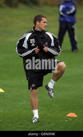 La nouvelle signature de Newcastle United Michael Owen en action lors d'une séance de formation à Longbenton, Newcastle, le vendredi 9 septembre 2005. APPUYEZ SUR ASSOCIATION photo. Le crédit photo devrait se lire: Owen Humphreys/PA Banque D'Images