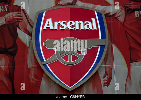 Vue générale d'un badge Arsenal sur les Émirats Stade Banque D'Images