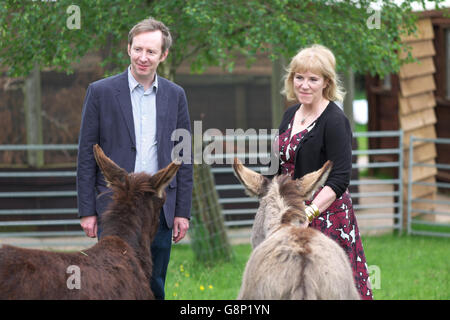 Auteurs Paul Murray et Hannah Rothchild gagnants mixte de la Bollinger Everyman Wodehouse Prize for Fiction comique en mai 2016 Banque D'Images